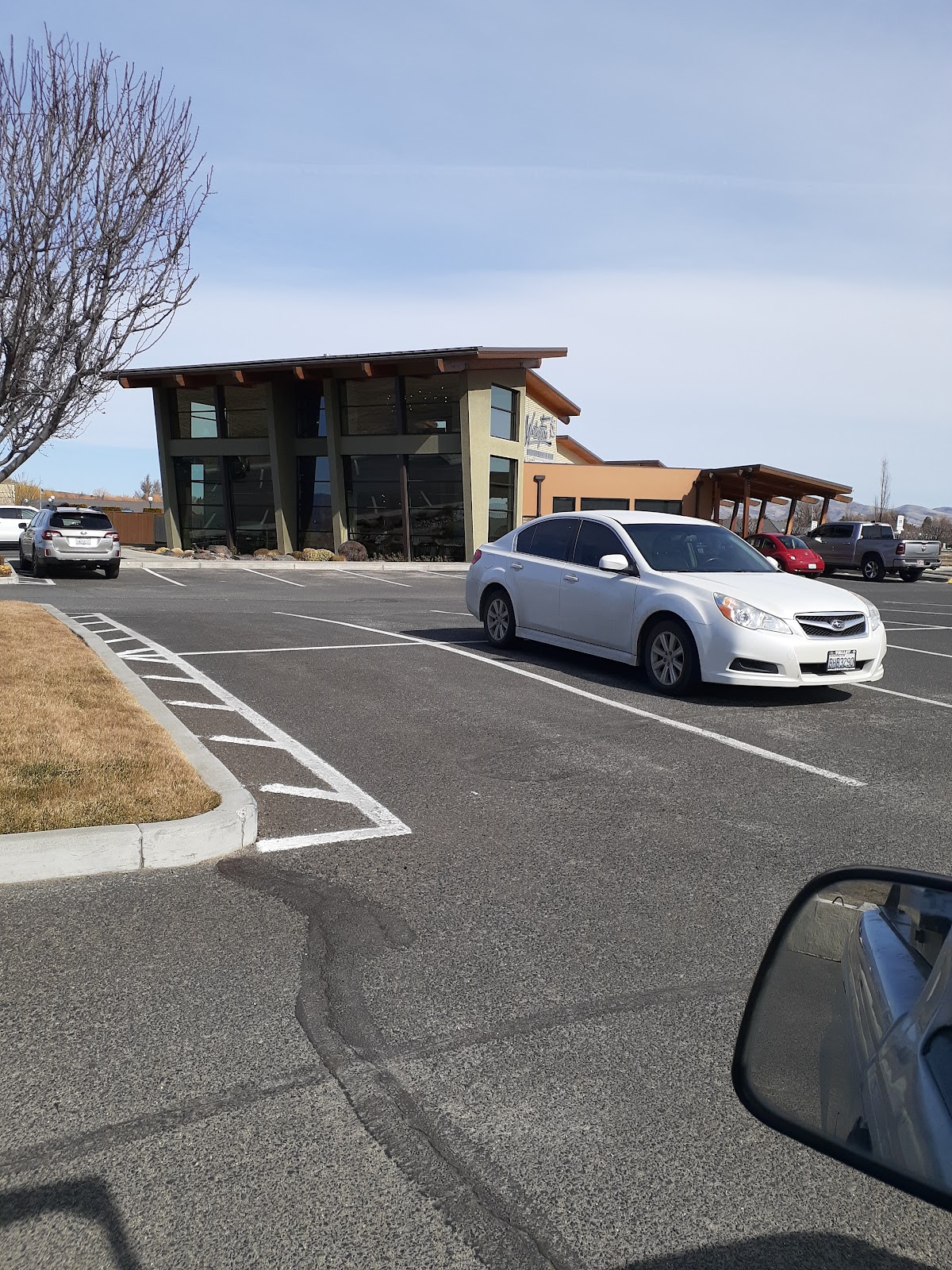 A commercial property in Yakima with fresh parking-lot line striping by Pro Joe's